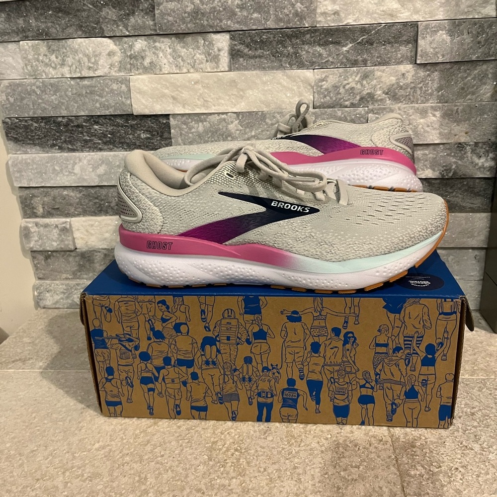 Brooks Ghost 16 Women's Running Sneakers